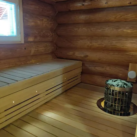 Spacious For 8 With Sauna شقة *